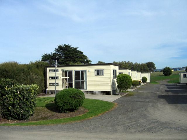 Pisces Holiday Park - Apollo Bay: Cottage accommodation ideal for families, couples and singles