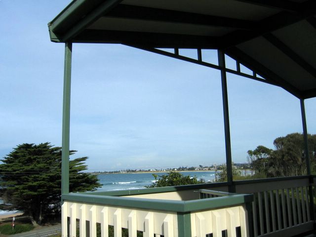 Pisces Holiday Park - Apollo Bay: Cottages with views of Apollo Bay