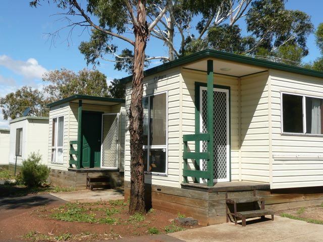Bacchus Marsh Caravan Park - Bacchus Marsh: Budget cabin accommodation