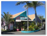 Absolute Oceanfront Tourist Park - Bargara: Reception area and shop