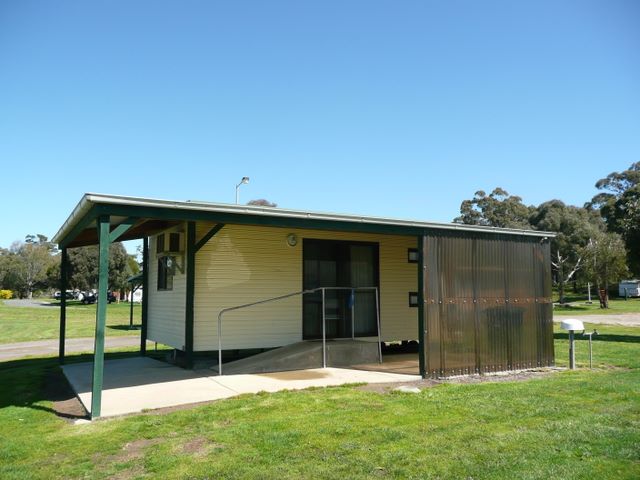 Beaufort Lake Caravan Park - Beaufort: Cottage accommodation, ideal for families, couples and singles