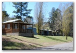 Beechworth Lake Sambell Caravan Park - Beechworth: 13 spacious cabins all with ensuites