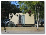 Biloela Caravan Park - Biloela: Cottage accommodation ideal for families, couples and singles