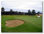 The Palms Public Golf Course - Bobs Farm: Green on Hole 4