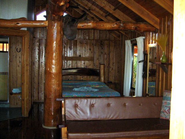 Kidman's Camp Caravan Park - Bourke: Interior of on-site cabins
