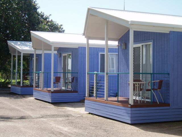 Tropical Beach Caravan Park - Bowen: Cottage accommodation, ideal for families, couples and singles