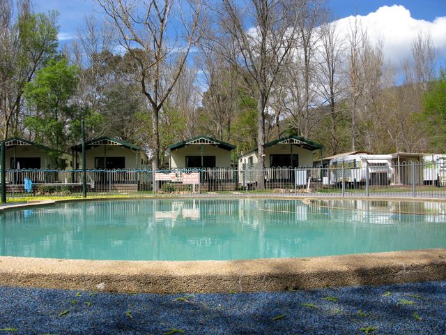 Bright Accommodation Park - Bright: Swimming pool