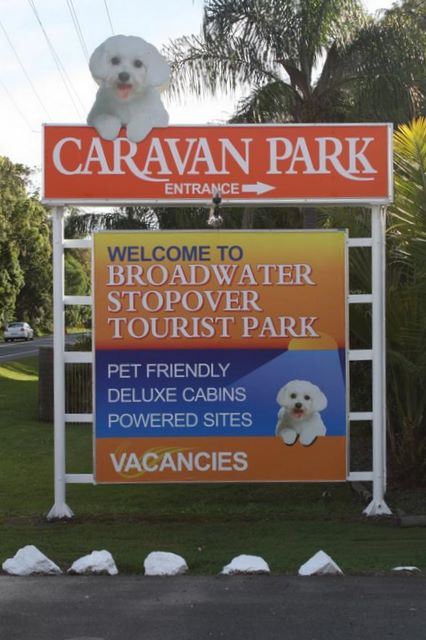 Stopover Tourist Park - Broadwater: Stopover Tourist Park welcome sign