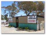 Broken Hill City Caravan Park - Broken Hill: Check in and parking area