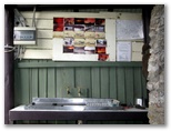 Bruthen Caravan Park - Bruthen: Interior of camp kitchen