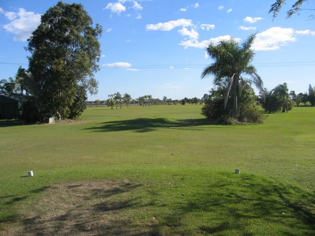 Oakwood Park Golf Course - Bundaberg: Fairway view Hole 1