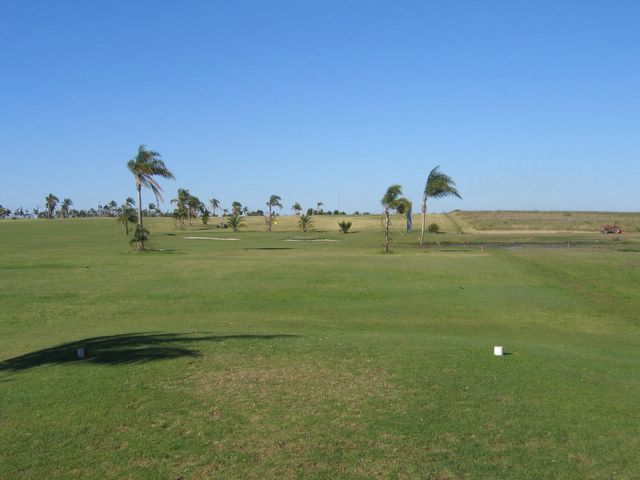 Oakwood Park Golf Course - Bundaberg: Fairway view Hole 4