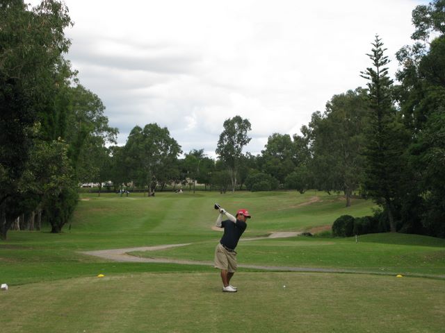 Pacific Golf Course - Carindale Brisbane: Fairway view on Hole 2.