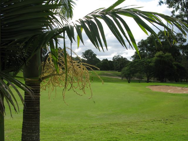 Pacific Golf Course - Carindale Brisbane: Green on Hole 2.