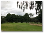 Pacific Golf Course - Carindale Brisbane: Approach to the green on Hole 6.