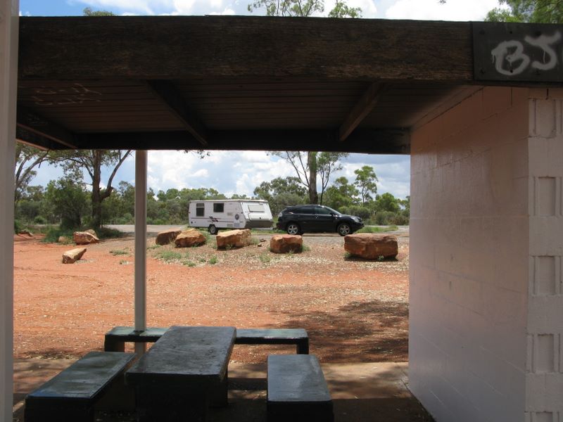 Barrier Highway Bulla Park Rest Area - Cobar: View of Barrier Highway from picnic area