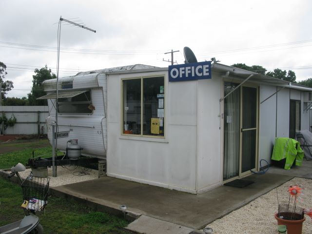 Central Caravan Park - Colac: Reception and office
