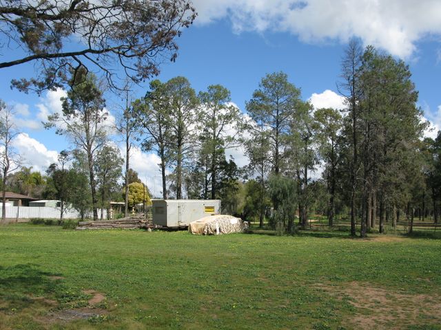 Coleambally Caravan Park - Coleambally: Area for tents and camping