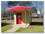 John Oxley Caravan Park - Coonabarabran: Rest room with facilities for disabled.