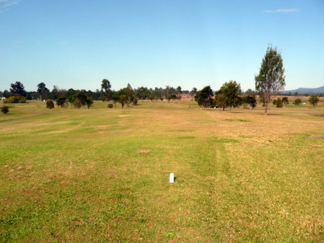 Orara Park Golf Course - Coutts Crossing: Fairway view Hole 2
