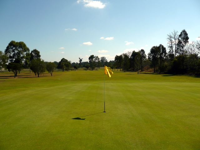 Orara Park Golf Course - Coutts Crossing: Green on Hole 8 looking back along fairway
