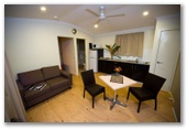 Shady Glen Tourist Park - Darwin Winnellie: Cottage accommodation, ideal for families, couples and singles