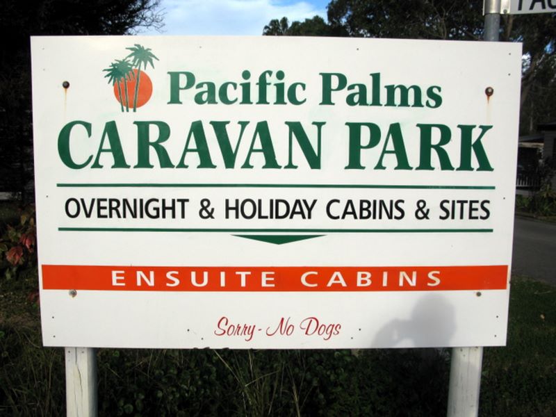 Pacific Palms Caravan Park - Elizabeth Beach: Welcome sign