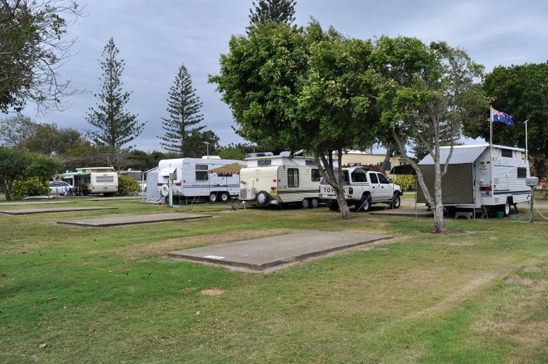 Elliott Heads Holiday Park - Elliott Heads: Powered sites for caravans with good slabs