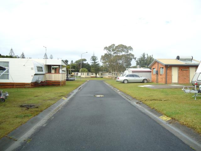 Silver Sands Holiday Park - Evans Head: View of road in the park