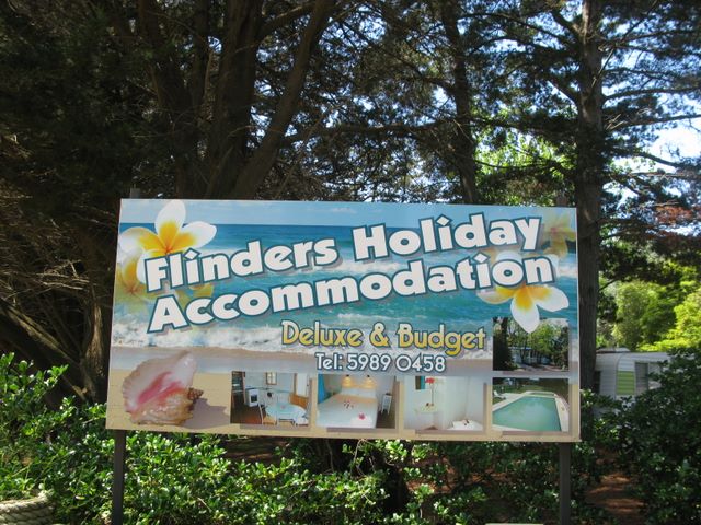 Flinders Caravan Park - Flinders: Welcome sign near park entrance.
