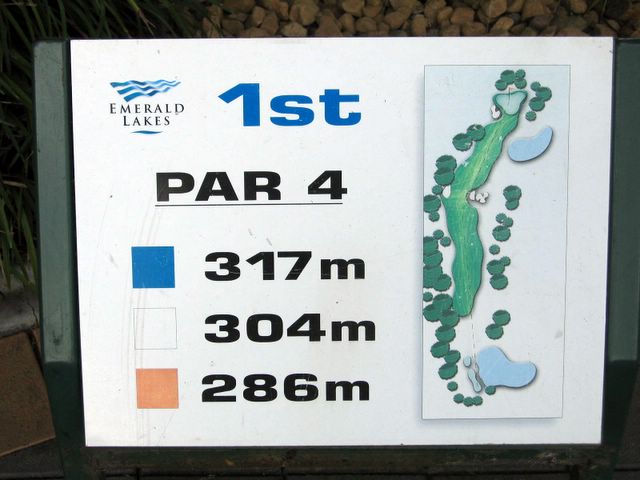 Emerald Lakes Golf Course - Carrara: Emerald Lakes Golf Club Hole 1: Par 4, 317 metres