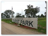 Glenrowan Tourist Park - Glenrowan: Glenrowan Tourist Park welcome sign
