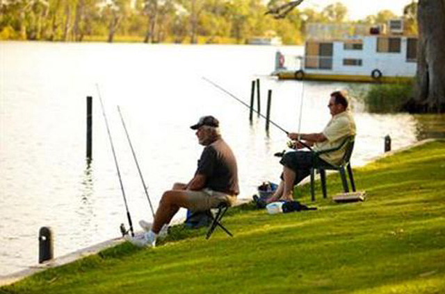 River Gardens Tourist Park - Gol Gol: Great spot for fishing