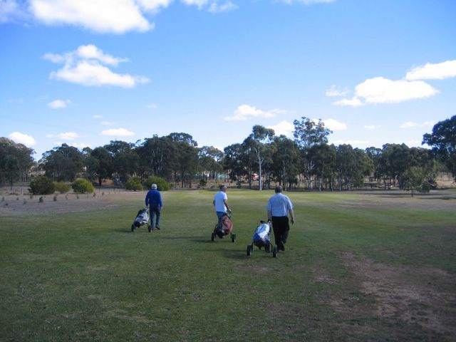 Goolabri Resort Golf Course - Sutton: Approach to the Green on Hole 5