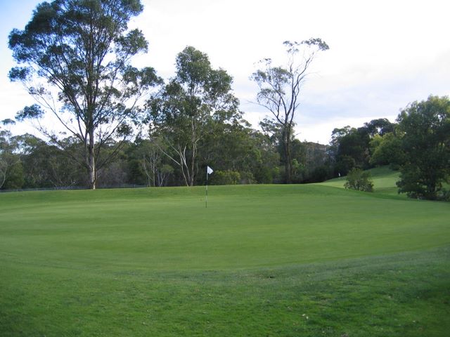 Gordon Golf Course - Gordon Sydney: Green on Hole 6