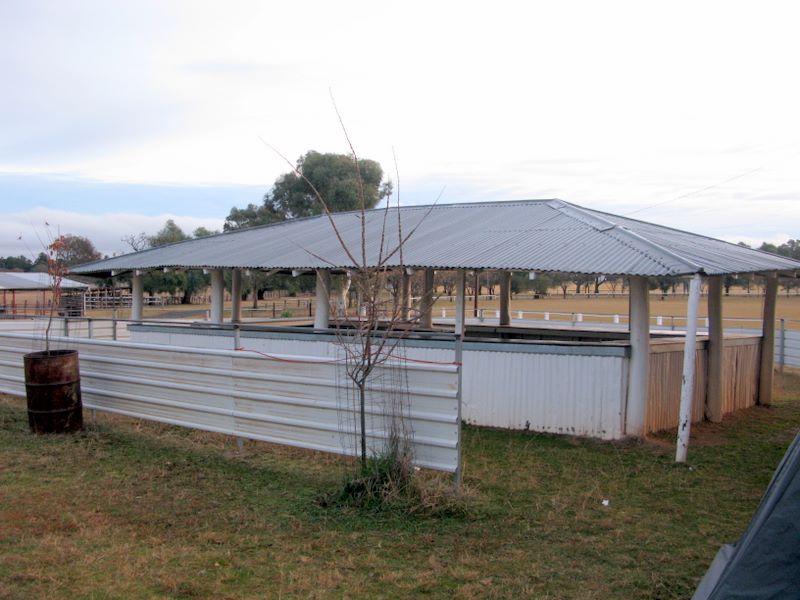 Gulgong Showground Caravan Park - Gulgong: The bar is only open on Show Days and for special functions :-(