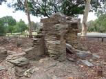 Gundagai River Caravan Park - Gundagai: Old inn ruins at doggy at the tucker box