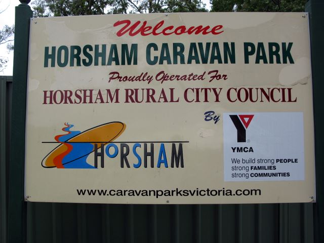 Horsham Caravan Park - Horsham: Horsham Caravan Park welcome sign