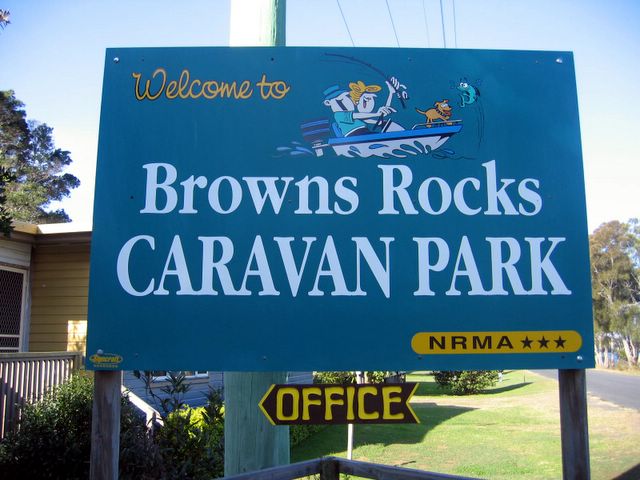 Browns Rocks Caravan Park - Goodwood Island: Browns Rocks Caravan Park welcome sign