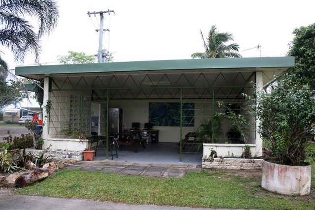 Palm Tree Caravan Park - Ingham Queensland: Camp kitchen and BBQ area (large)