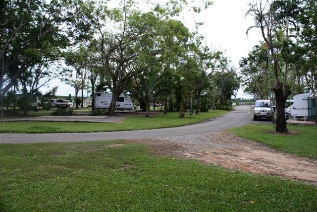 Palm Tree Caravan Park - Ingham Queensland: Good paved roads throughout the park (large)