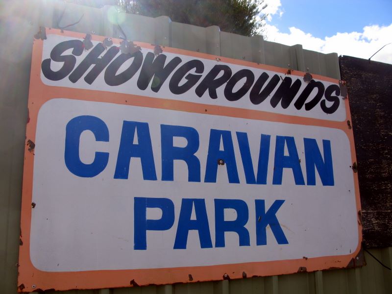 Kingaroy Showgrounds Caravan Park - Kingaroy: Welcome sign