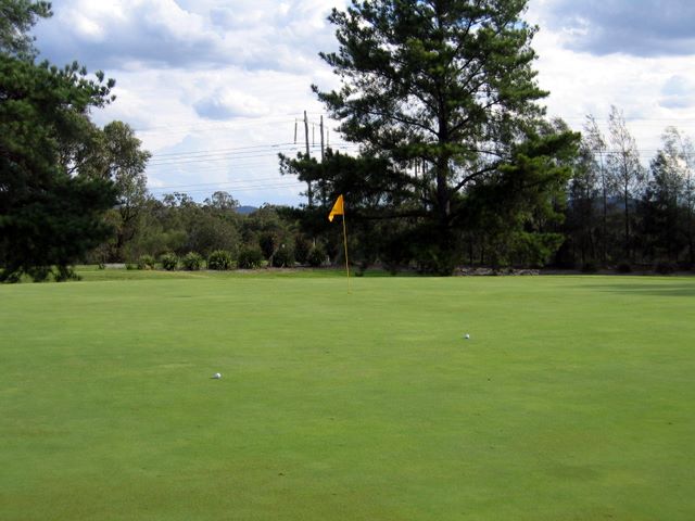 Kurri Golf Club - Kurri Kurri: Green on Hole 2