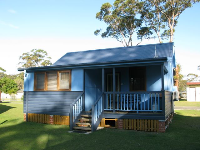 Island View Caravan Park and Holiday Cottages - Lake Conjola: Beautifully restored historic cottage.