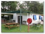 Christmas Cove Caravan Park - Laurieton: Camp kitchen and BBQ area