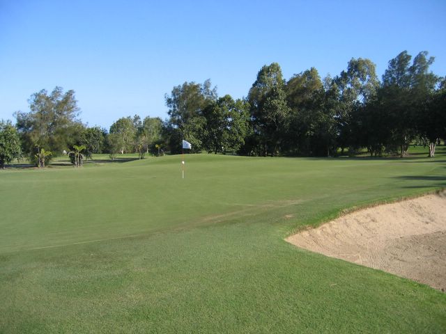 Mackay Golf Course - Mackay: Green on Hole 1
