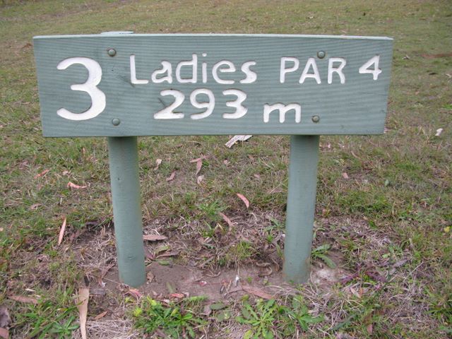 Macksville Country Club - Macksville: Macksville Country Club Hole 3 - Par 4 for ladies, 293 metres.
