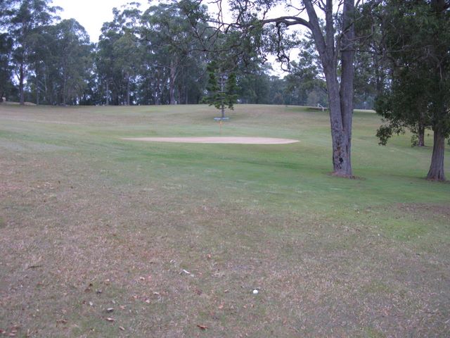 Macksville Country Club - Macksville: Approach to the green on Hole 8