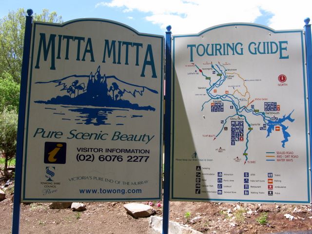 Magorra Caravan Park - Mitta Mitta: Mitta Mitta promotes itself accurately as 