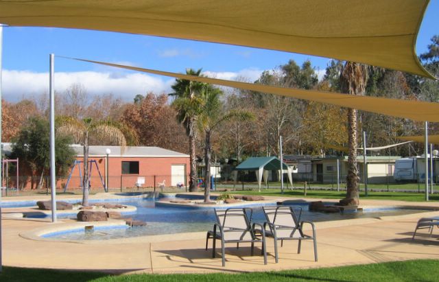 Maiden's Inn Holiday Park - Moama: Swimming pool